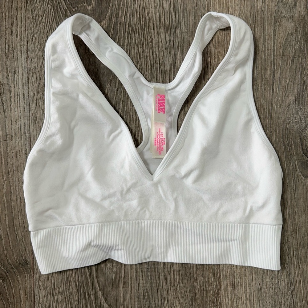PINK
SEAMLESS PLUNGE BRALETTE
